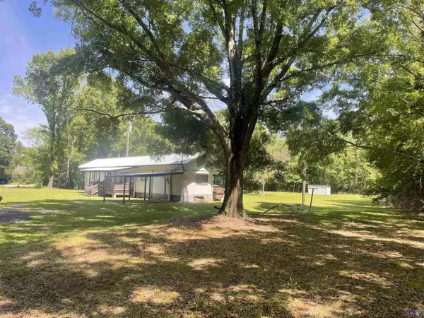 18462 Joor Rd, Zachary, LA 70791