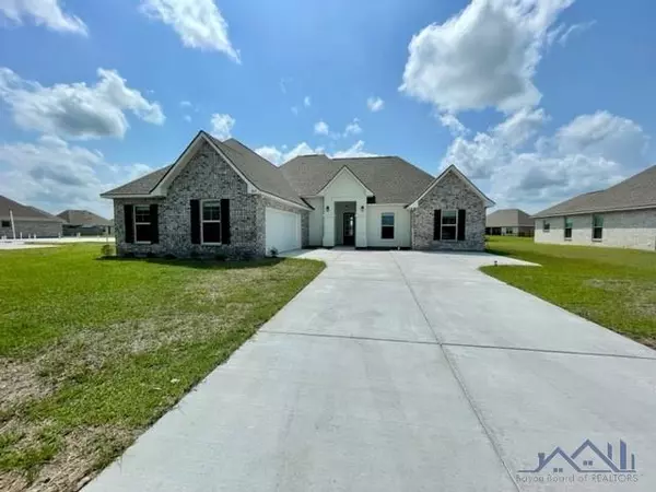 262 Pond Dr, Thibodaux, LA 70301