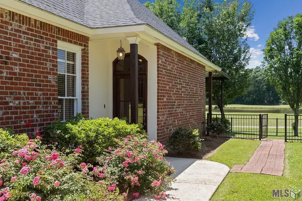 22737 Beaver Cove Ct, Zachary, LA 70791