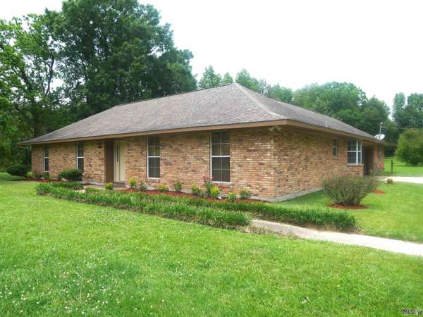 1055 E Flonacher Rd, Zachary, LA 70791