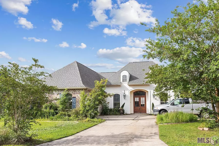 156 Riverlands Dr, Laplace, LA 70068