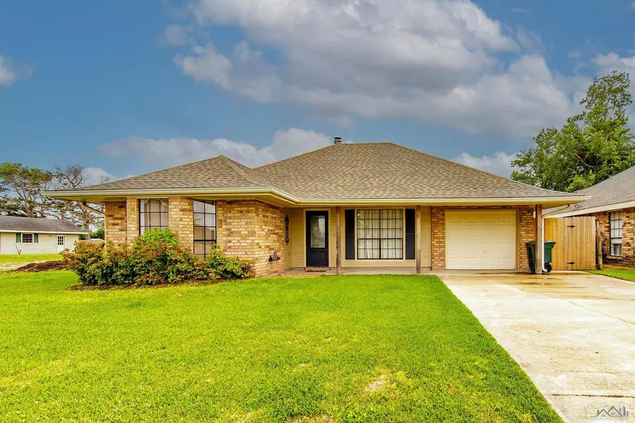 112 Angelle Circle, Houma, LA 70360