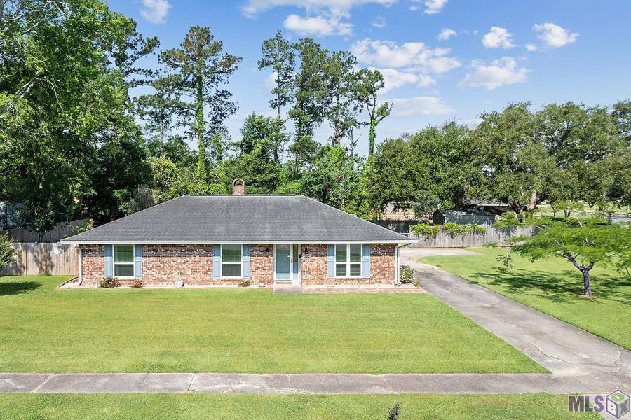 1568 Bellfort Dr, Baton Rouge, LA 70815