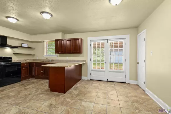 Baton Rouge, LA 70812,7461 Oakleaf Dr