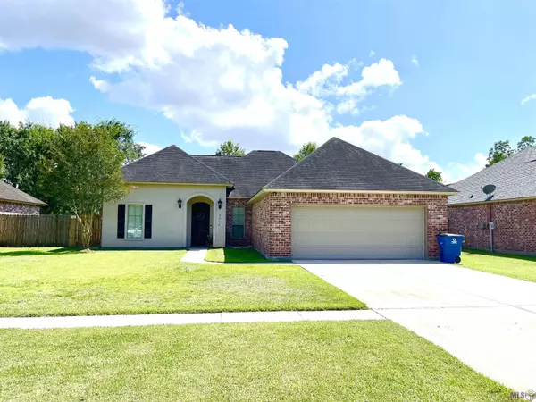 2317 Woodland Ct, Port Allen, LA 70767