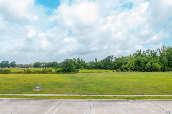 102 River Estates St, Berwick, LA 70342