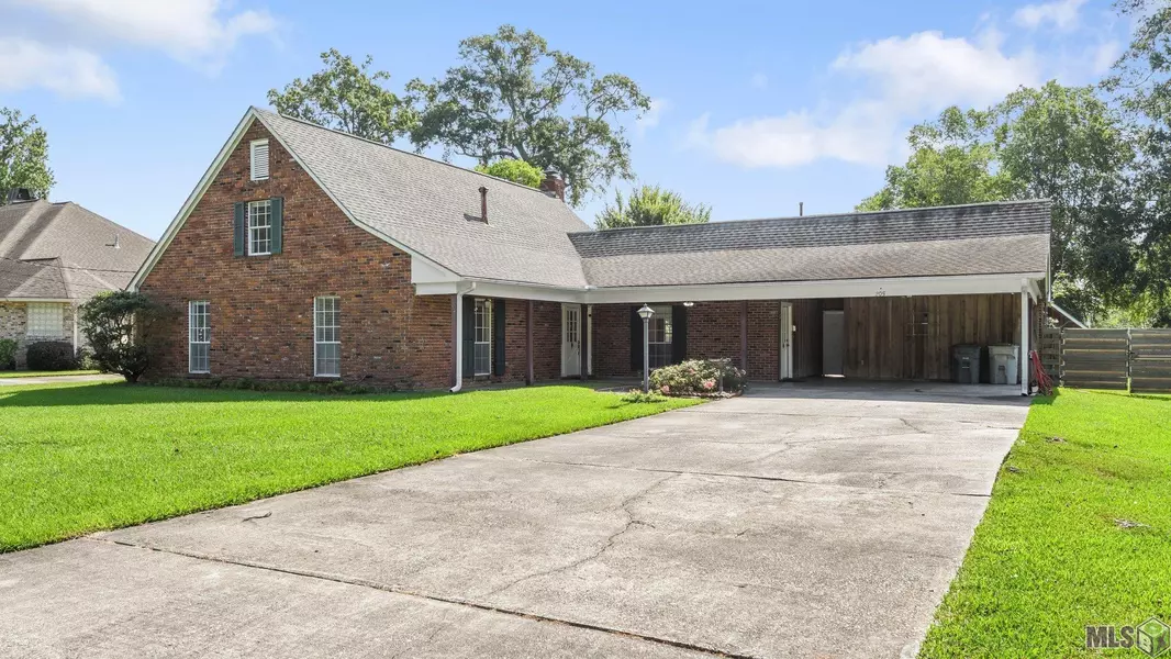 205 E Buffwood Dr, Baker, LA 70714