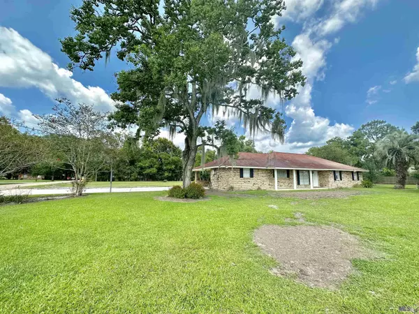 45281 Sol Hanna Rd, St Amant, LA 70774