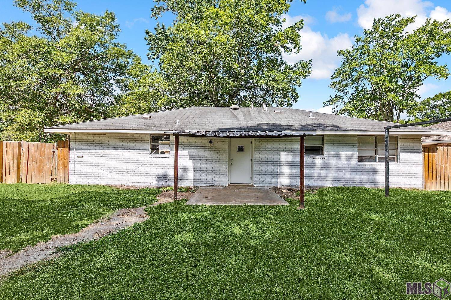 Baton Rouge, LA 70815,2056 Vickers Dr