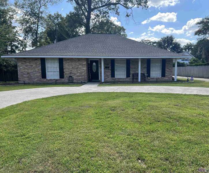 332 Little John Dr, Baton Rouge, LA 70815