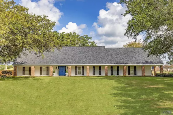 418 Sycamore St, Raceland, LA 70394