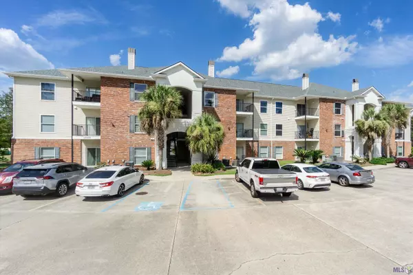 12430 River Highlands ##J, St Amant, LA 70774