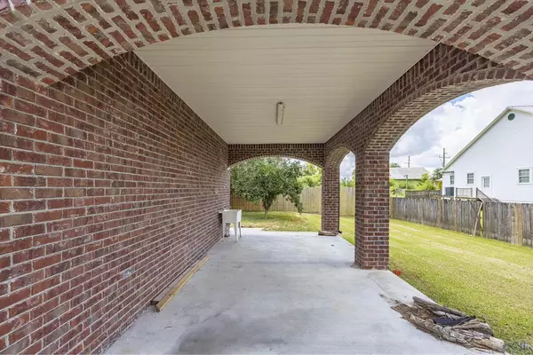 Schriever, LA 70395,2902 Quiet Oak Place