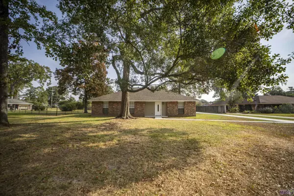 6336 Landmor Dr, Greenwell Springs, LA 70739