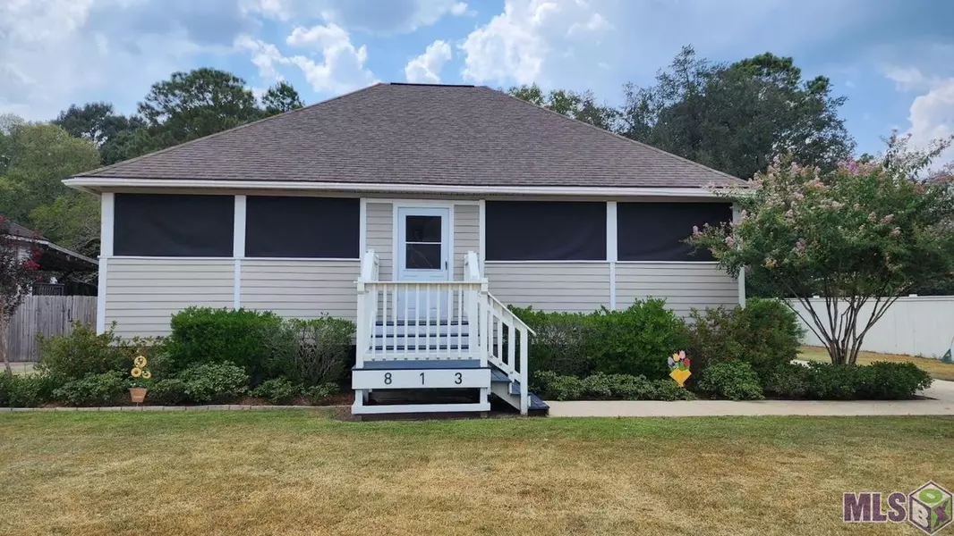 813 Melville St, Denham Springs, LA 70726