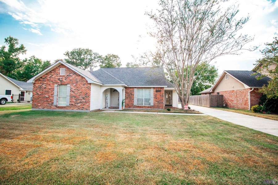 30557 Fairway View Dr, Denham Springs, LA 70726