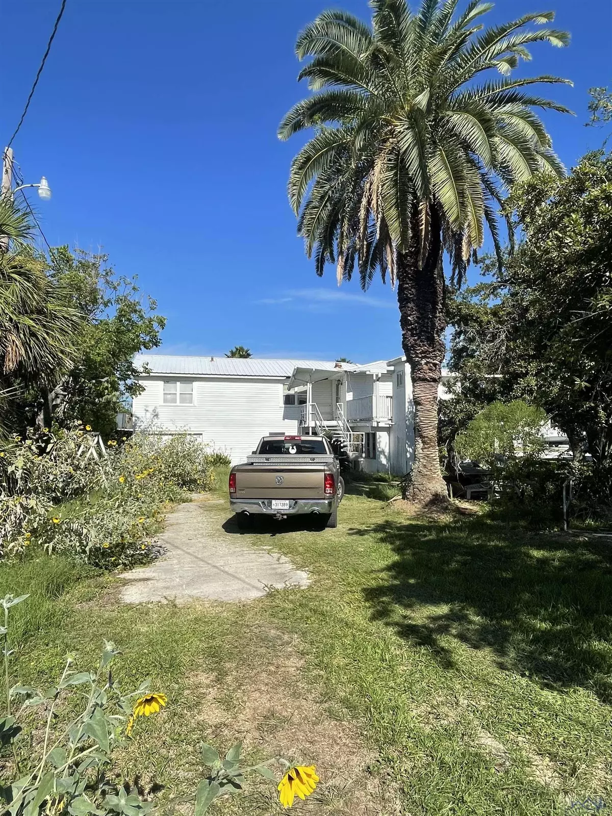 Grand Isle, LA 70358,124 Cedar Ln