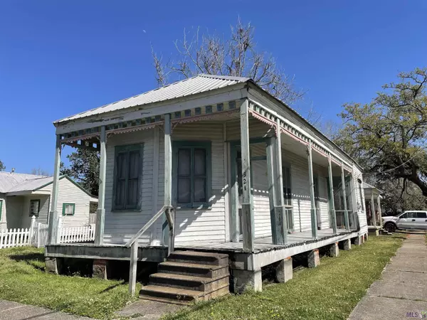 321 St Patrick St, Donaldsonville, LA 70346