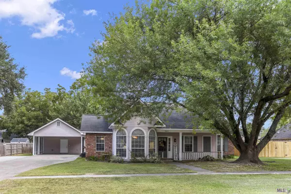 4073 Elizabeth Deborah Dr, Zachary, LA 70791