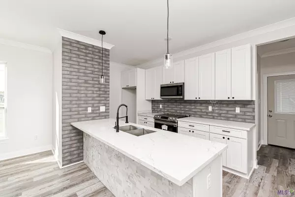 Port Allen, LA 70767,165 N 14th St