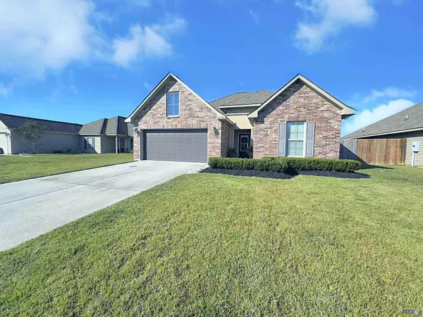 26579 Old Barnwood Dr, Denham Springs, LA 70726