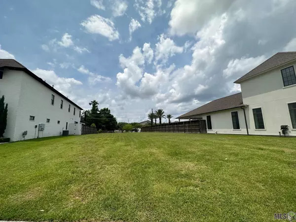 Baton Rouge, LA 70810,7424 Lanes End