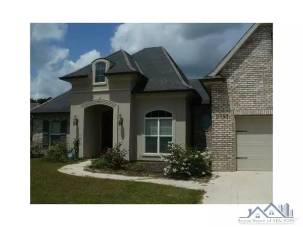 2885 Quiet Oak Place, Schriever, LA 70395