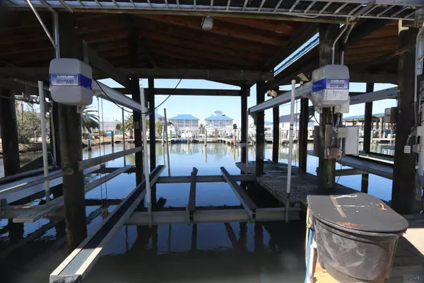 Grand Isle, LA 70358,57 Pirates Cove Marina ##57