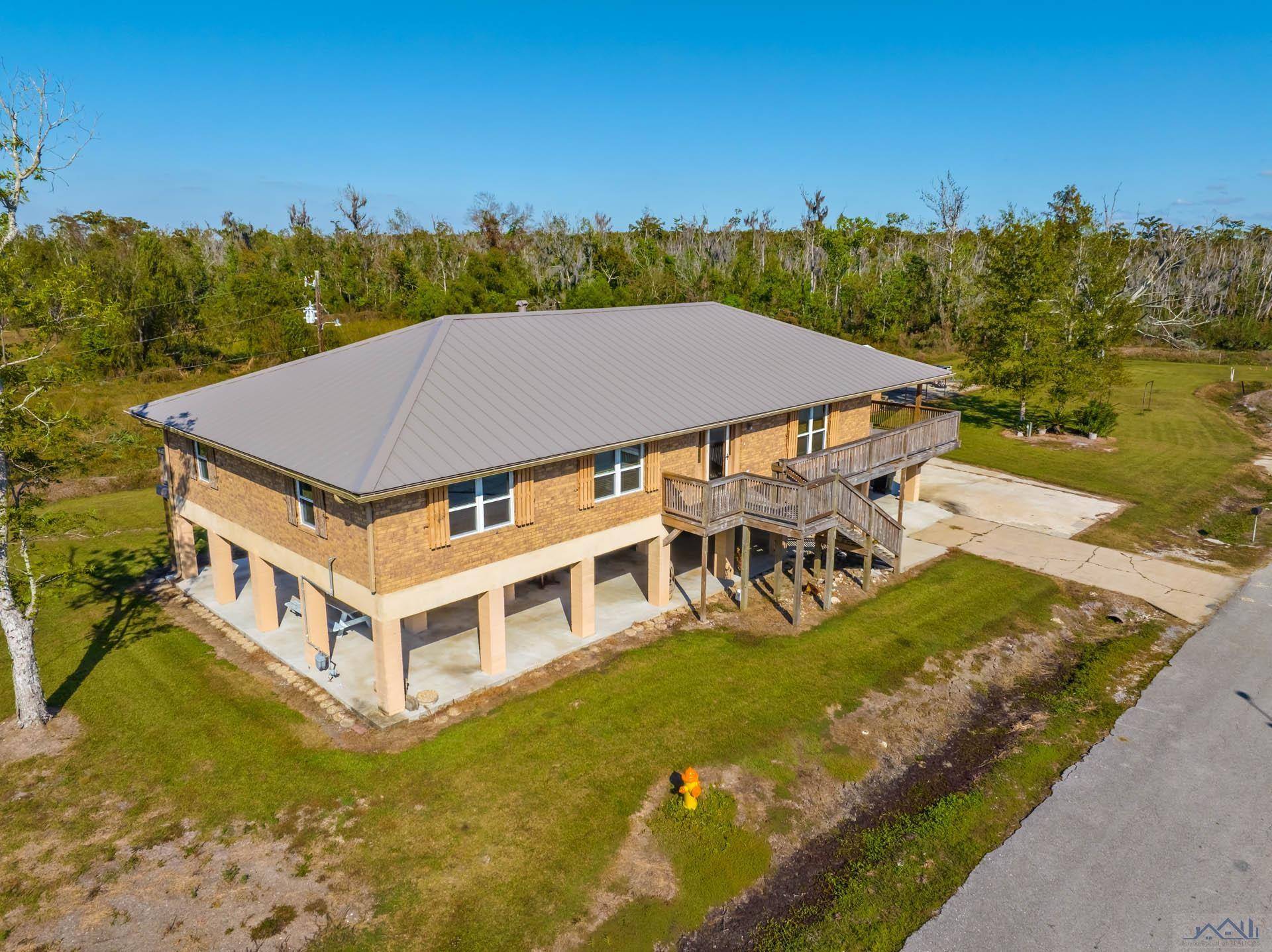 13 Rocky Rd, Houma, LA 70363
