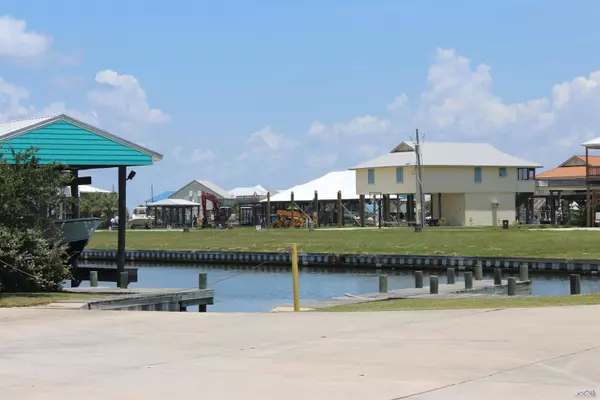 Grand Isle, LA 70358,5003 Drake Ln