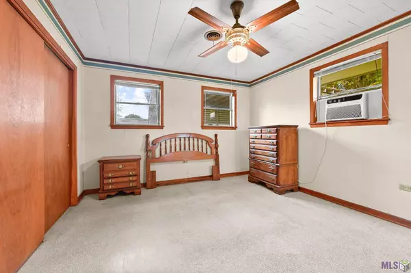 Addis, LA 70710,4064 Foret St