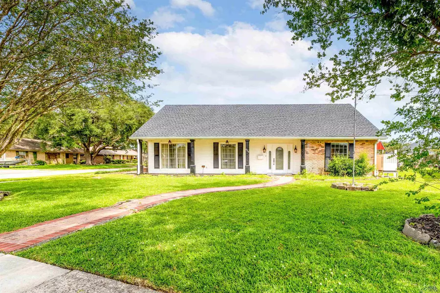 628 Gaynell Drive, Houma, LA 70364