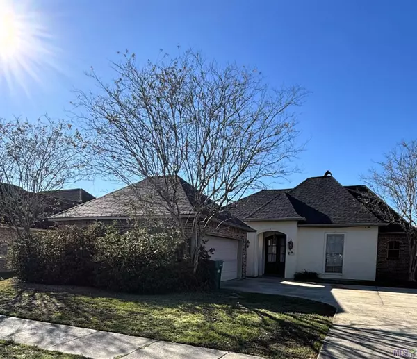 34075 Spring Lake Dr, Walker, LA 70785