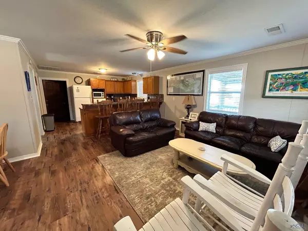 Grand Isle, LA 70358,126 Wisteria Ln