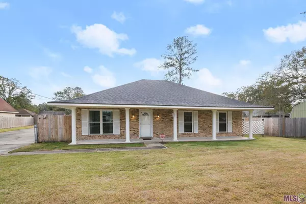 12832 Becky Dr, Walker, LA 70785