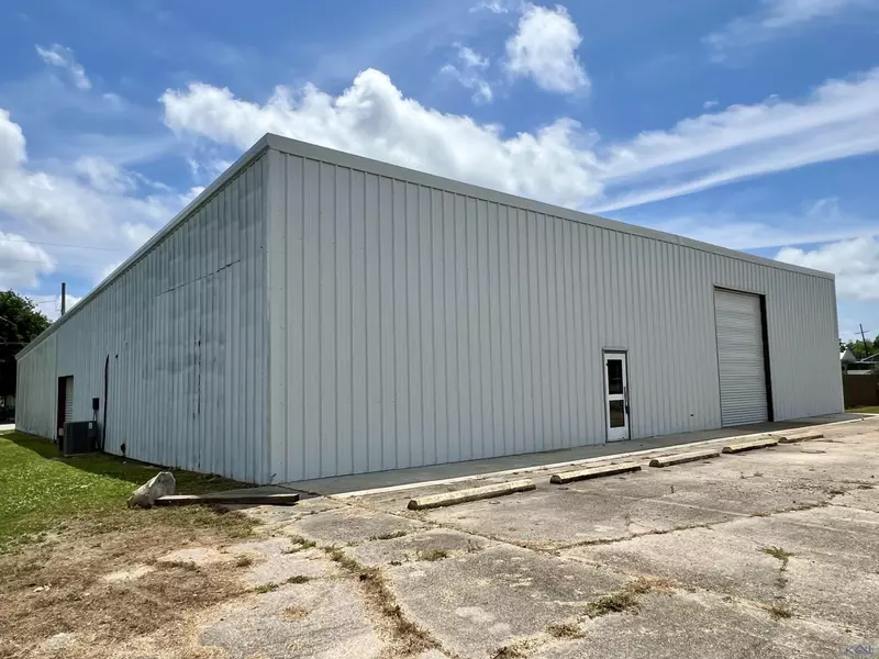 300 New Orleans Boulevard, Houma, LA 70364