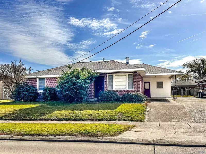 207 Elysian Dr, Houma, LA 70363