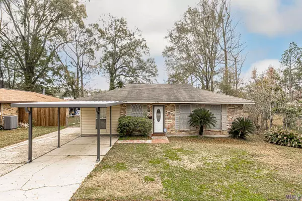 404 Cypress Dr, Baker, LA 70714