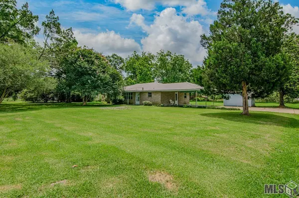 12270 Adam Ln, Gonzales, LA 70737