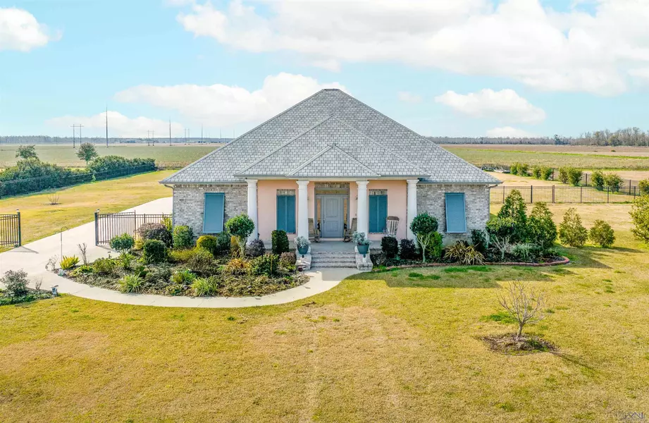 201 Goldsby Drive, Schriever, LA 70395