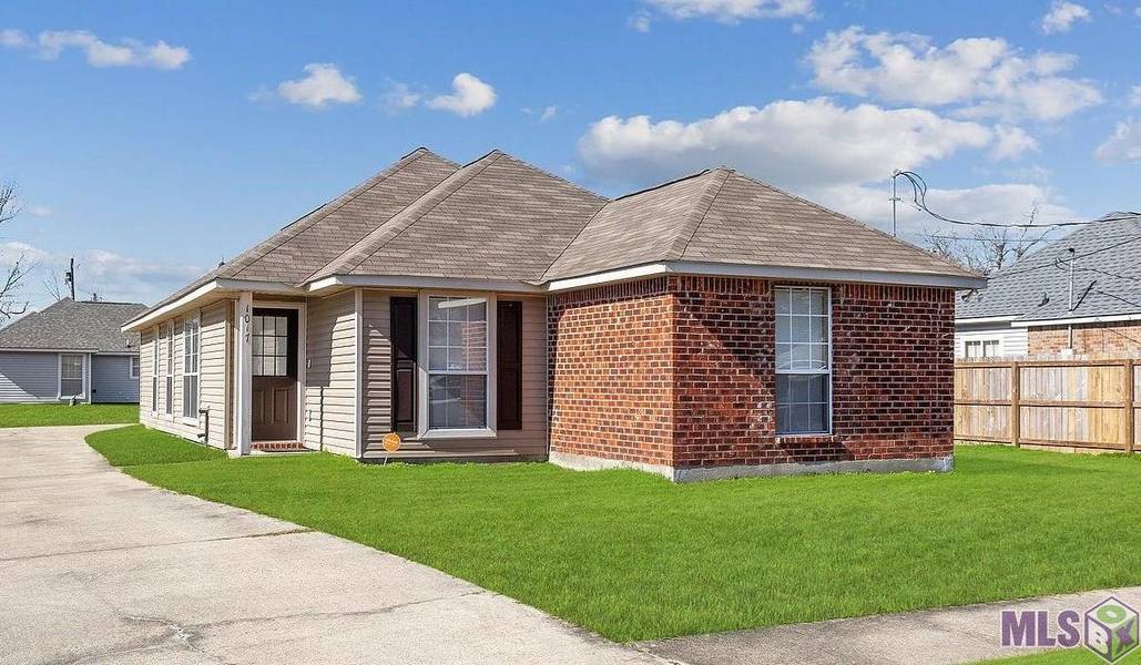 1017 S Lexington St, Gonzales, LA 70737