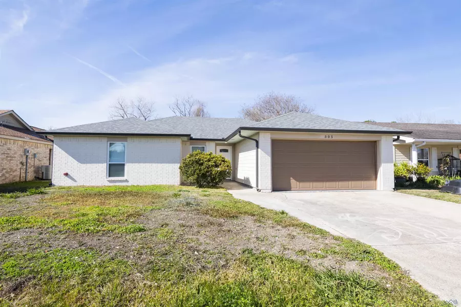 305 Cypress Village Dr, Houma, LA 70360