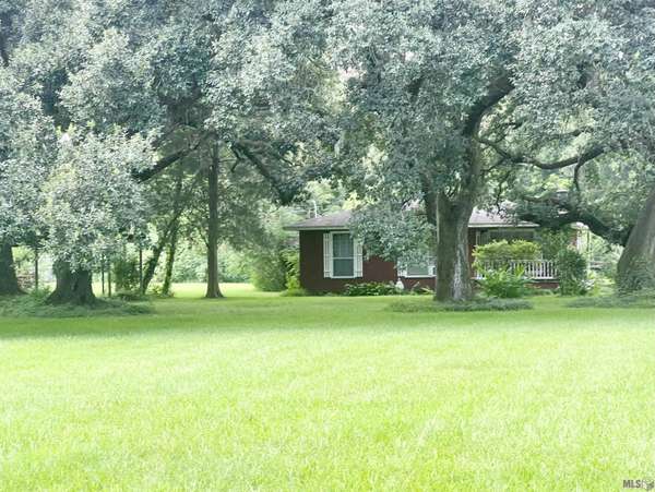 10065 La Hwy 22, St Amant, LA 70774