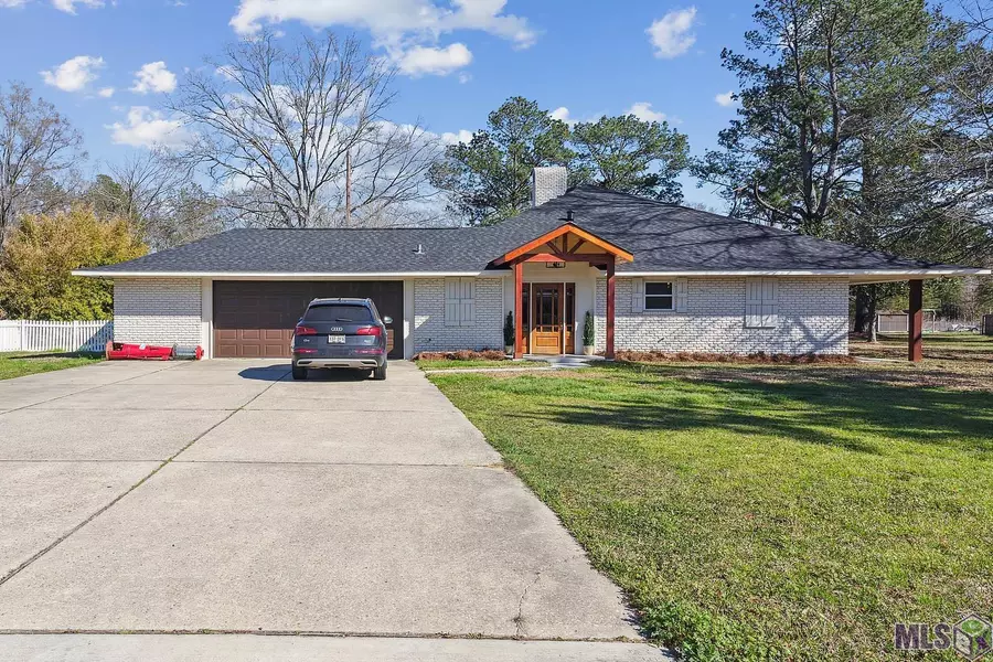 30760 Barnett Ln, Denham Springs, LA 70726