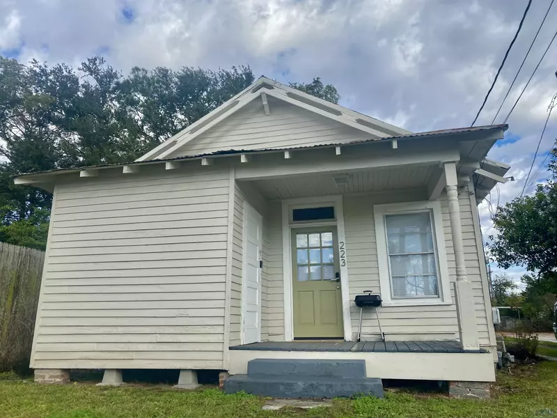 223 & 223.5 Cherry St, Houma, LA 70364