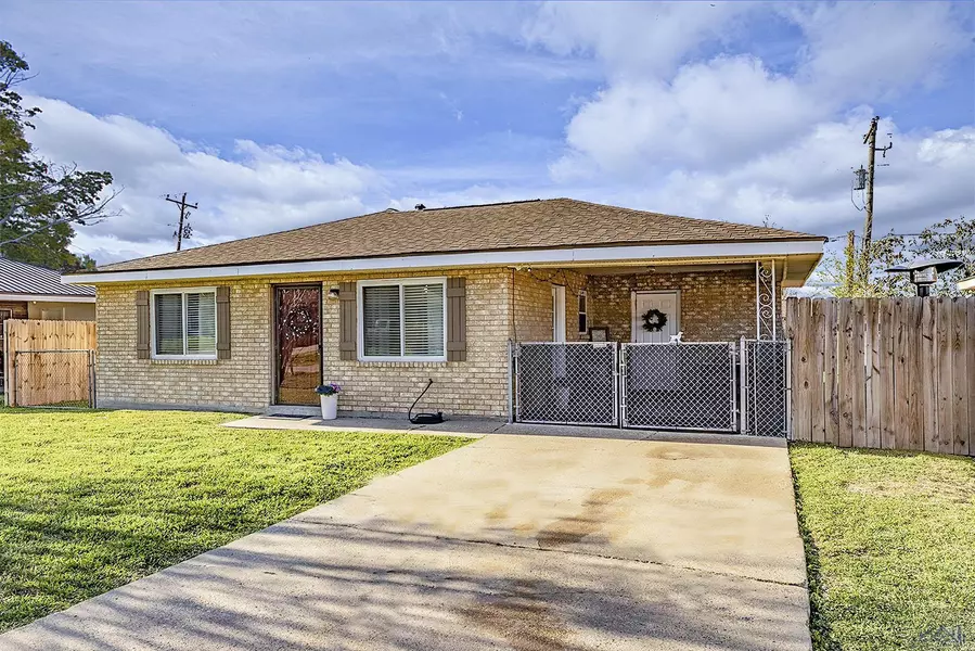 305 St Francis St, Houma, LA 70364