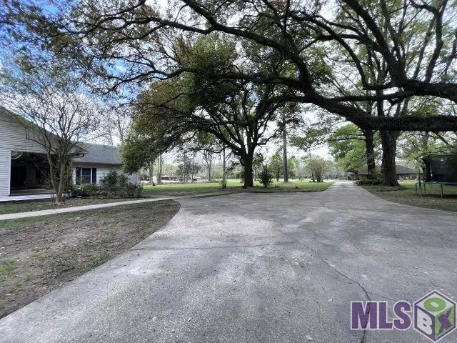 9167 N Ridgewood Dr, Baton Rouge, LA 70814