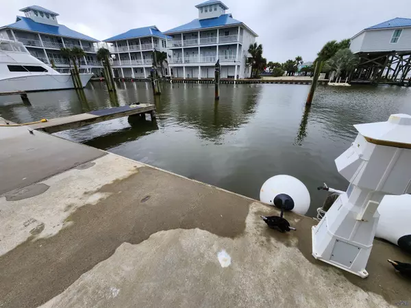 Grand Isle, LA 70358,Unit 8 Pirates Cove Marina