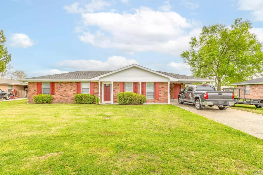 209 St Agnes Drive, Bourg, LA 70343