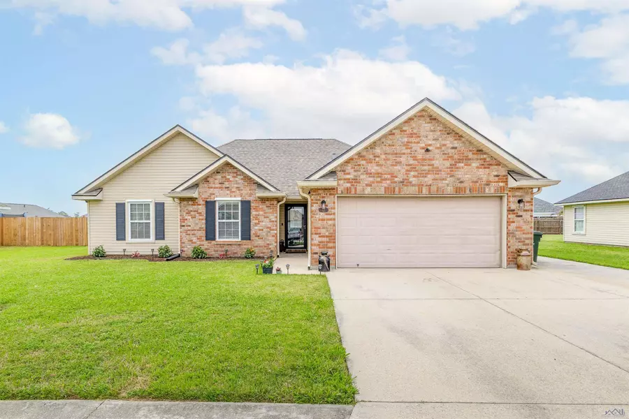 421 Baptiste Cir, Houma, LA 70363